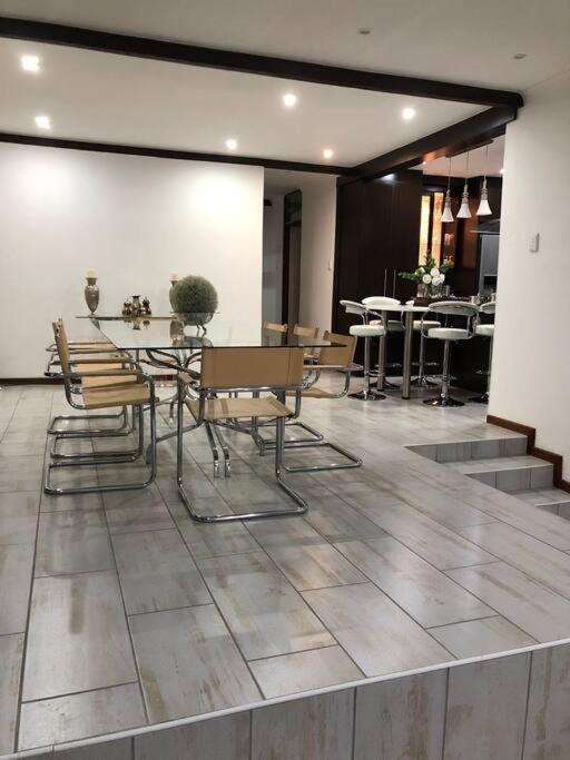 Red Cascade - Luxury 4 Bedrooms -Solar And Aircons ฮาร์ทบีสบูร์ท ภายนอก รูปภาพ