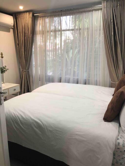 Red Cascade - Luxury 4 Bedrooms -Solar And Aircons ฮาร์ทบีสบูร์ท ภายนอก รูปภาพ