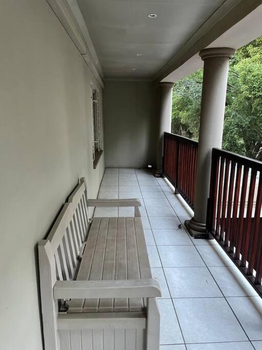 Red Cascade - Luxury 4 Bedrooms -Solar And Aircons ฮาร์ทบีสบูร์ท ภายนอก รูปภาพ