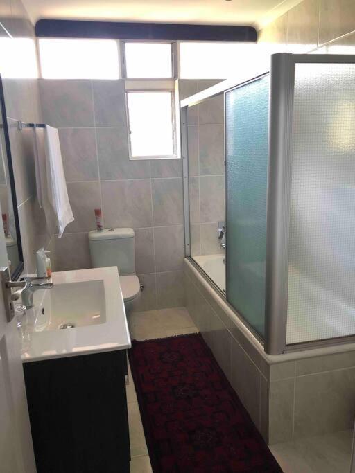 Red Cascade - Luxury 4 Bedrooms -Solar And Aircons ฮาร์ทบีสบูร์ท ภายนอก รูปภาพ