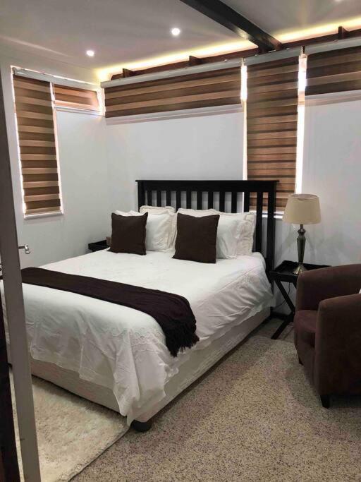 Red Cascade - Luxury 4 Bedrooms -Solar And Aircons ฮาร์ทบีสบูร์ท ภายนอก รูปภาพ